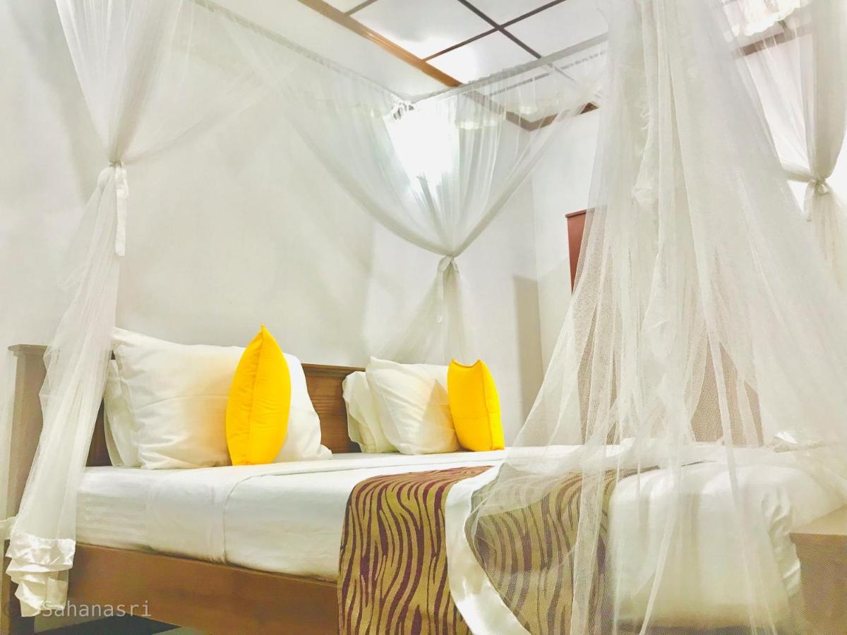 Sahana Sri Villa Bentota Exteriör bild